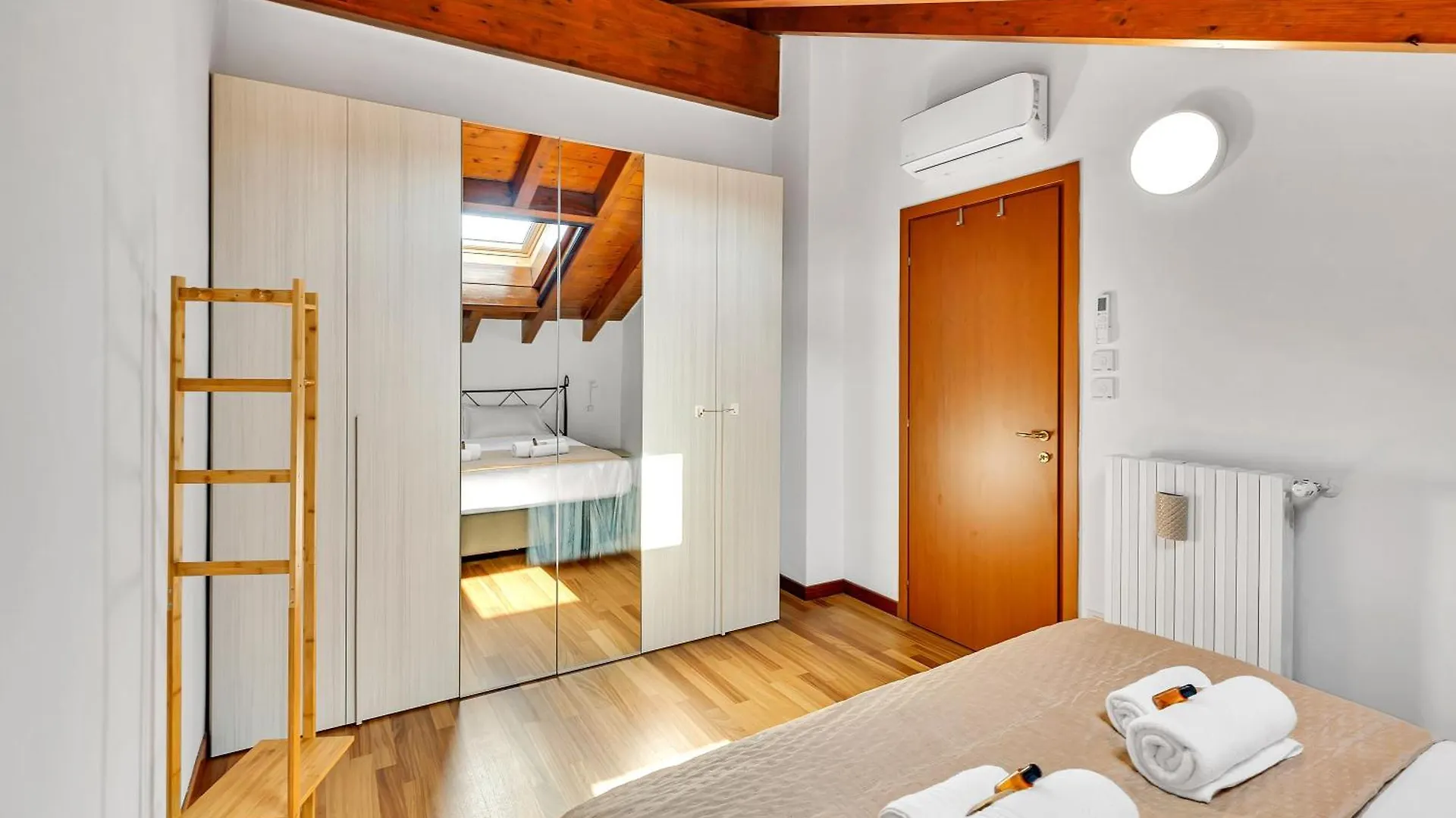 La Mansarda Di Cloe - Affitti Brevi Italia Apartman Milánó